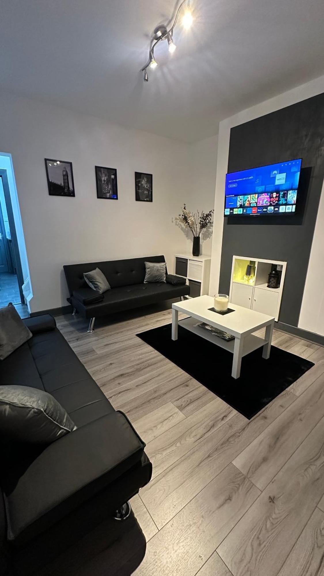Modern 2 Bed Near Turf Moor Football Stadium, Parks, Canal And Lake Burnley Exterior photo