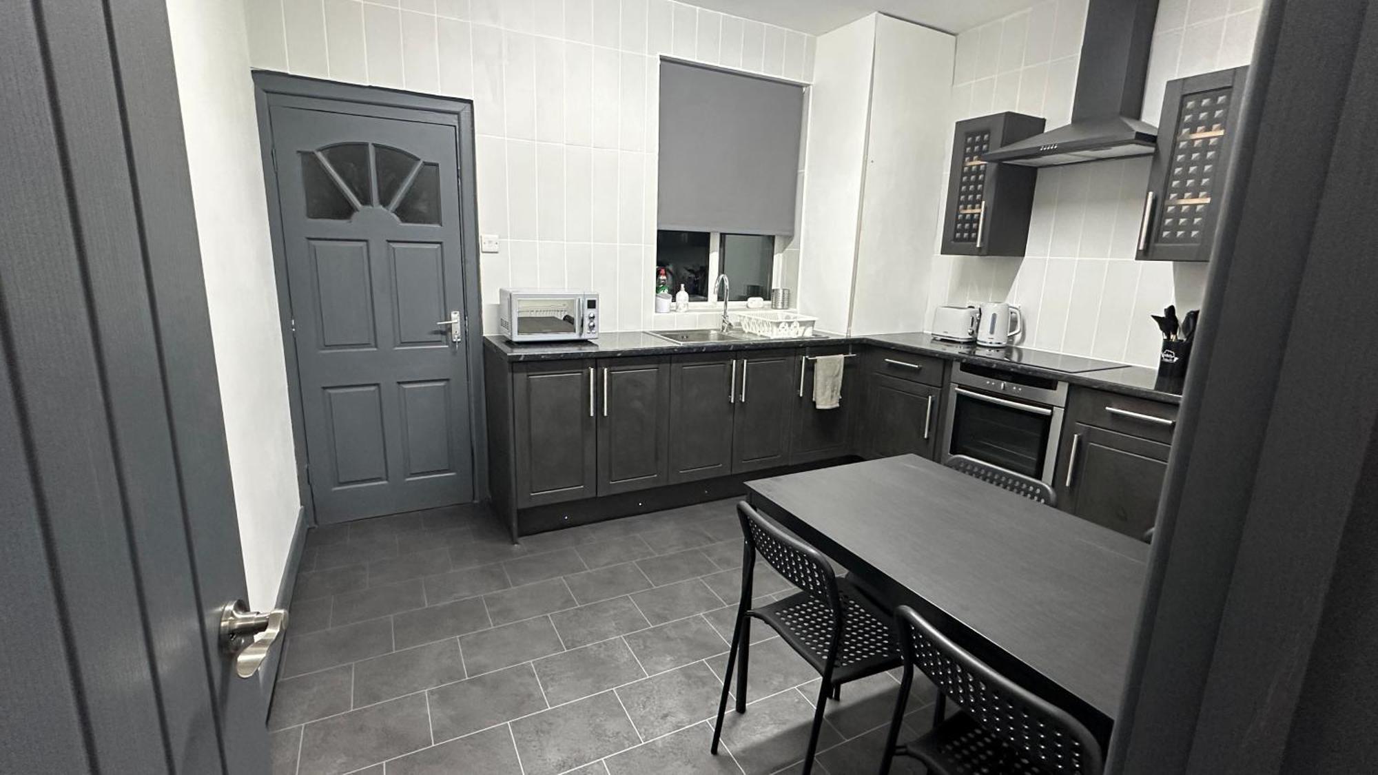 Modern 2 Bed Near Turf Moor Football Stadium, Parks, Canal And Lake Burnley Exterior photo