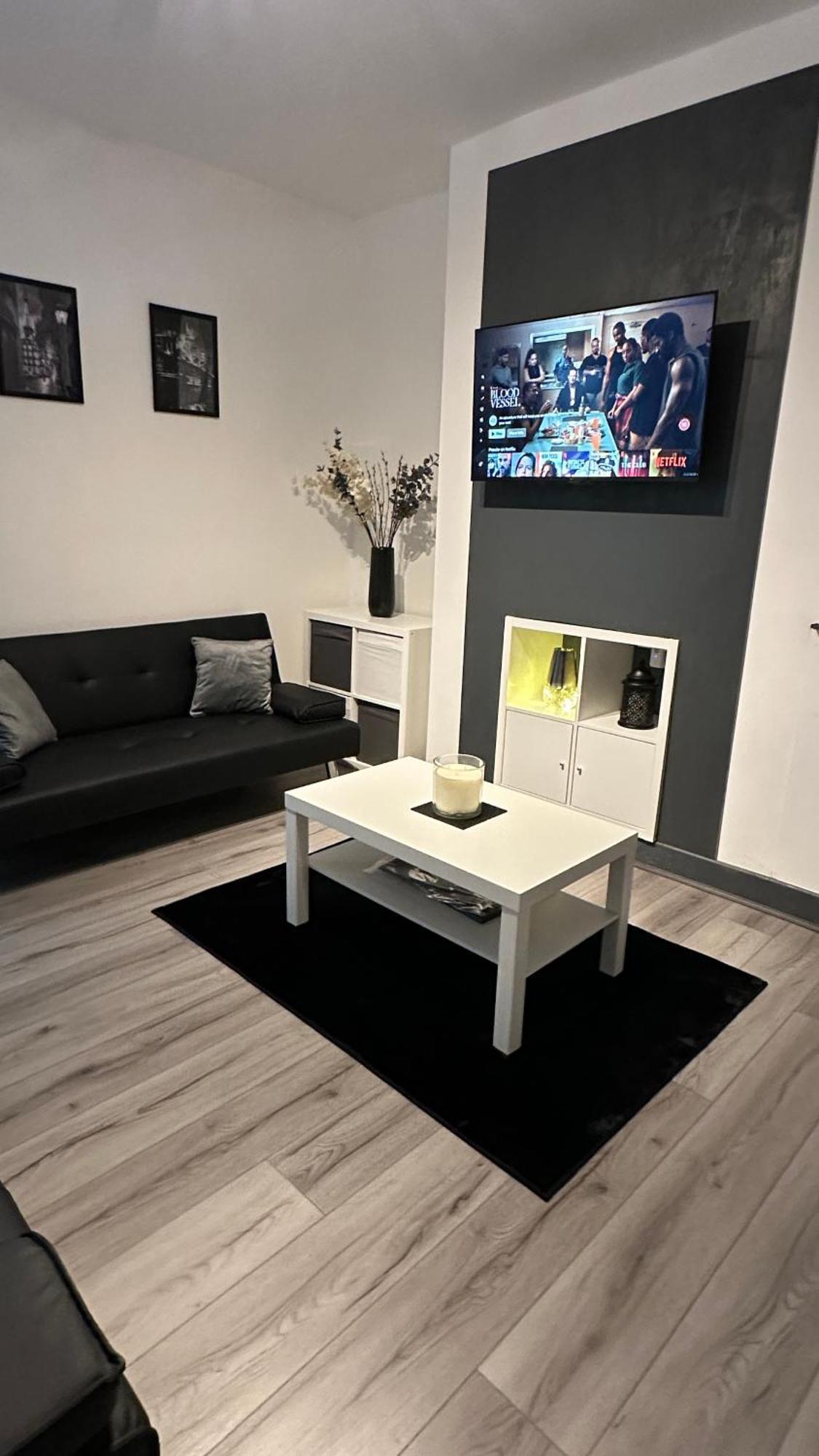 Modern 2 Bed Near Turf Moor Football Stadium, Parks, Canal And Lake Burnley Exterior photo
